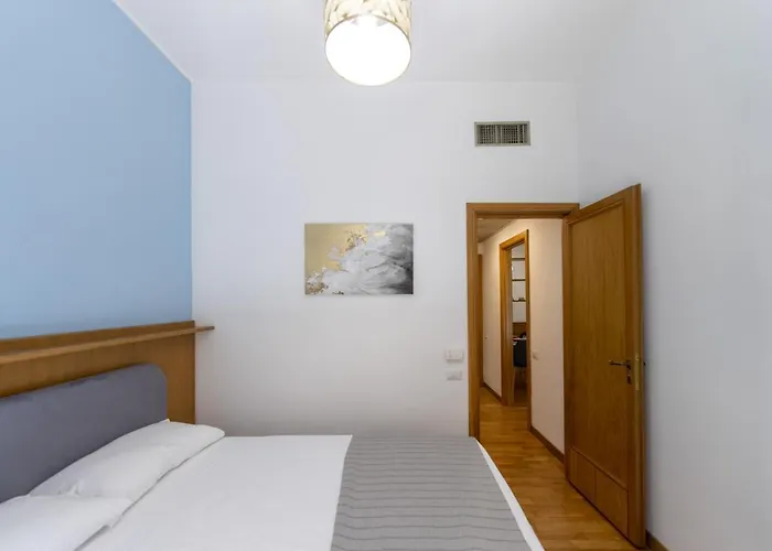 Rome Apartment *